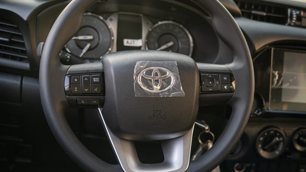 2025 Toyota Hilux Active Comfort 4×4 (Diesel Automatic)| Silver