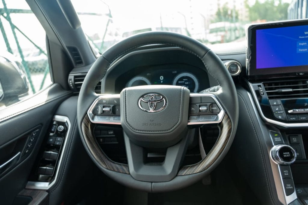 Toyota Land Cruiser 300 VXR 3.5L TT Petrol
