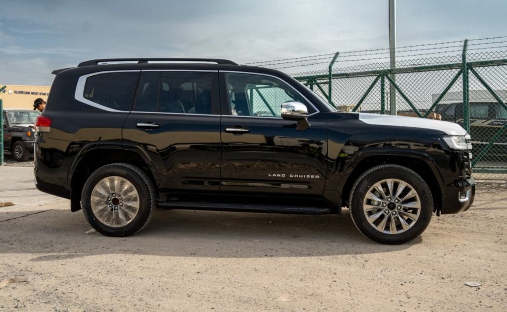 Toyota Land Cruiser 300 VXR 3.5L TT Petrol